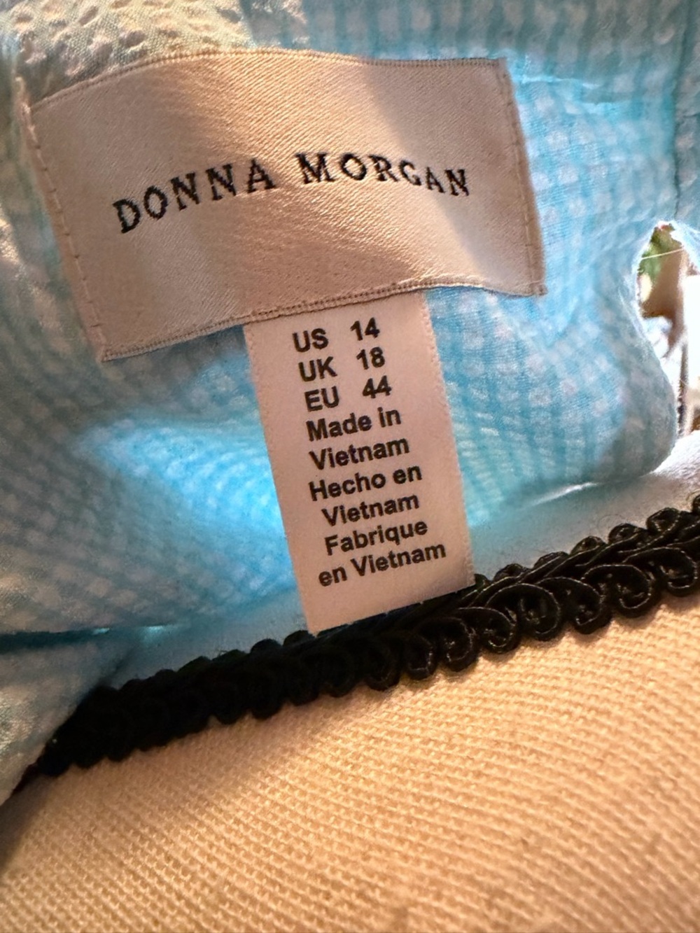 Donna Morgan Seersucker Sleeveless Belted Button-Front Dress w/ Keyhole back - Picture 4 of 5